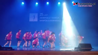 Drugi dzień jubileuszu Zespołu Tańca Współczesnego De-eM. Występ grupy II