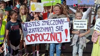 Uliczna manifestacja uczniów “piątki”. Chcą czuć się bezpieczni